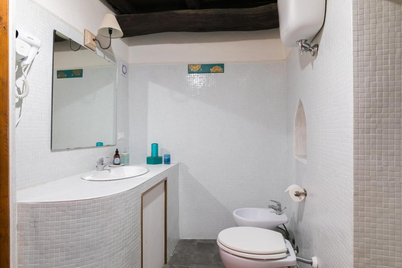 Opera Suites - Le Notti Bianche Calcata Extérieur photo