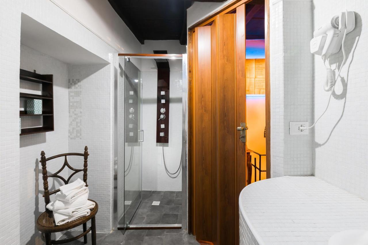 Opera Suites - Le Notti Bianche Calcata Extérieur photo