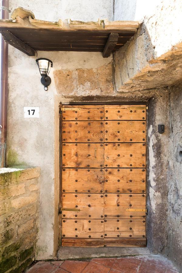 Opera Suites - Le Notti Bianche Calcata Extérieur photo