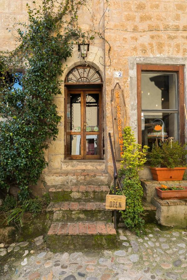 Opera Suites - Le Notti Bianche Calcata Extérieur photo